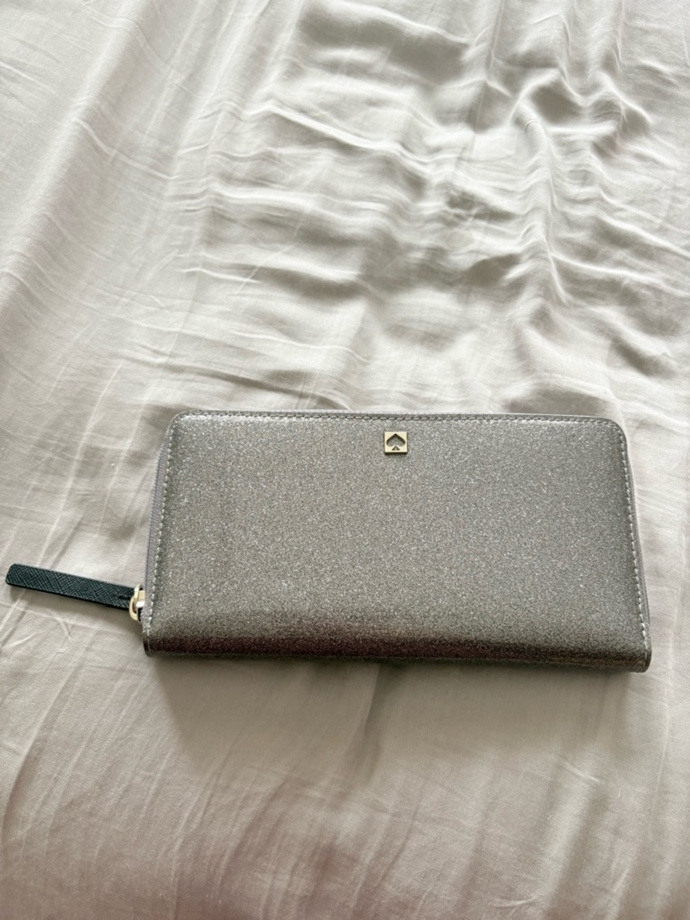 kate spade Silver Glitter Zip-Around Wallet Nwot